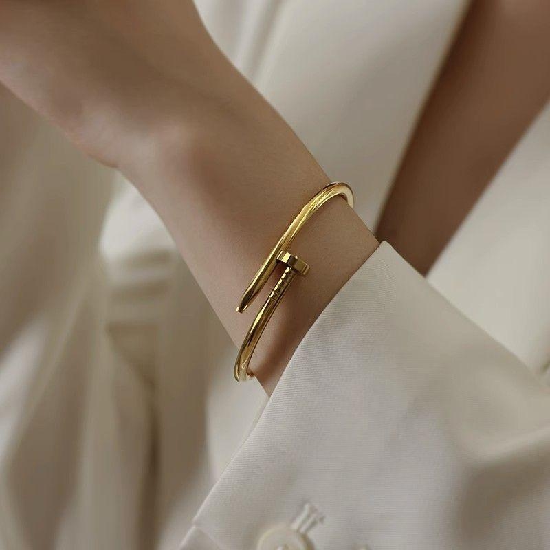 NOVA | Nail bangle