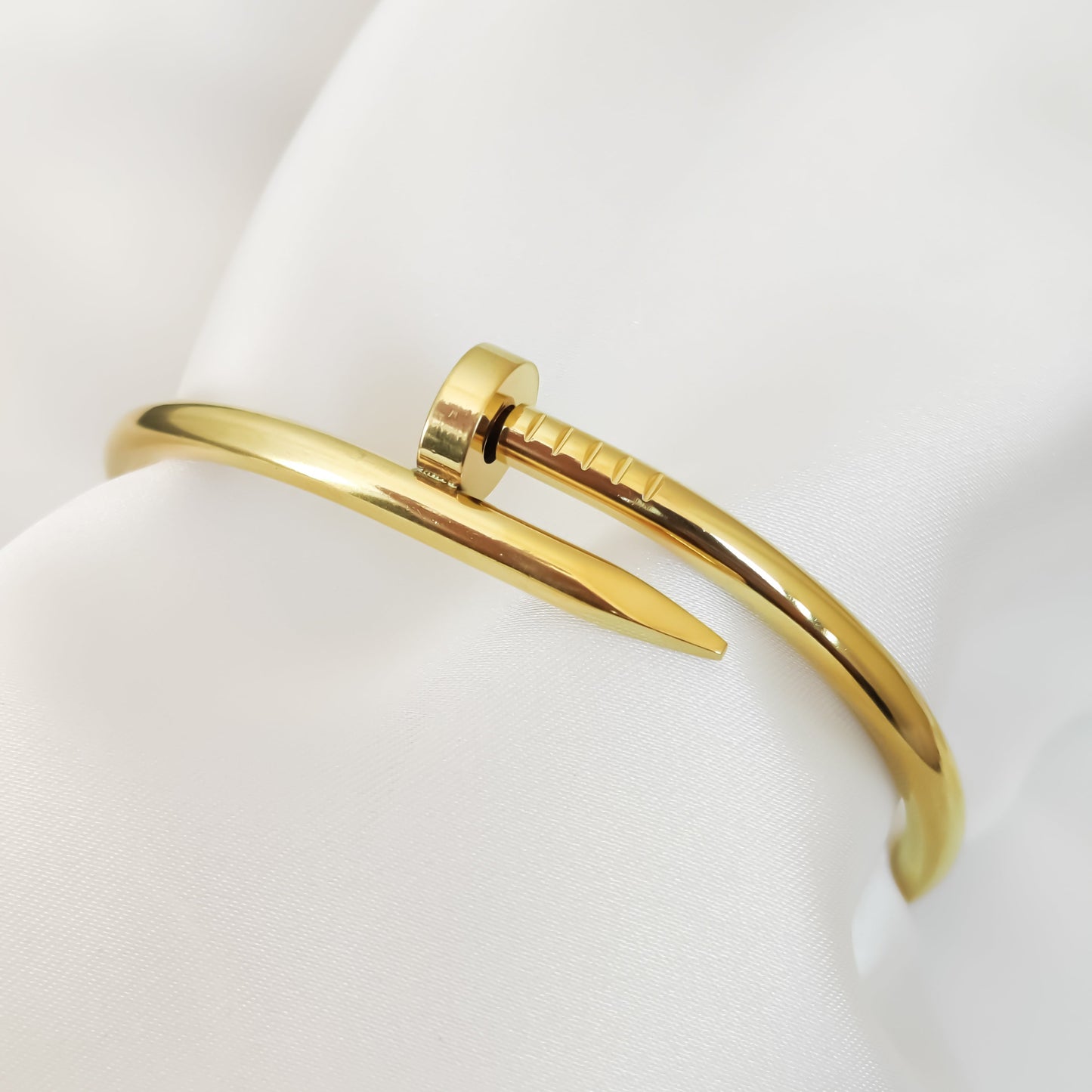 NOVA | Nail bangle