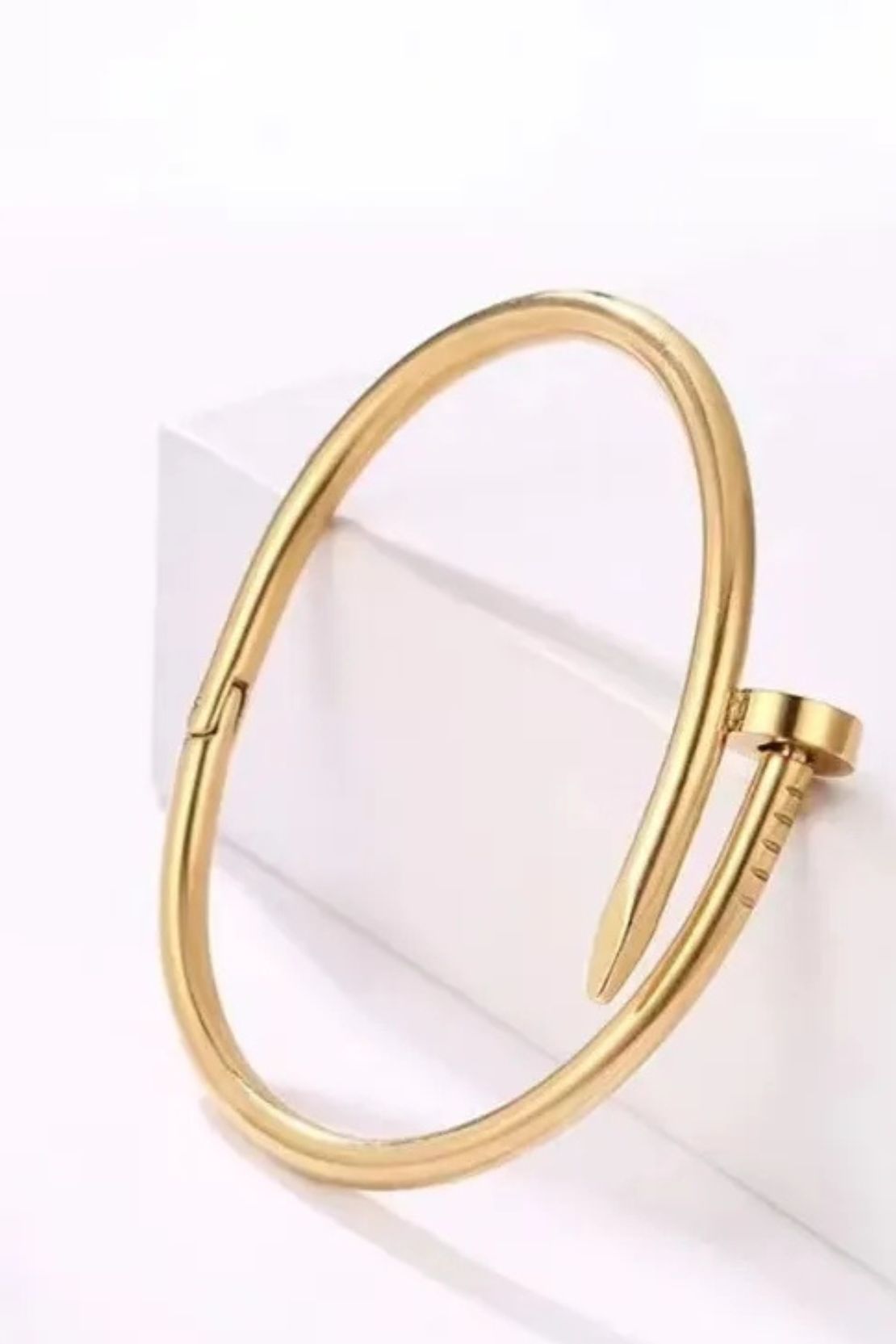 NOVA | Nail bangle
