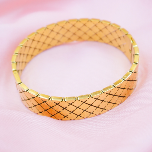 Stunning Golden Stainless Steel Anti-Tarnish Bracelet