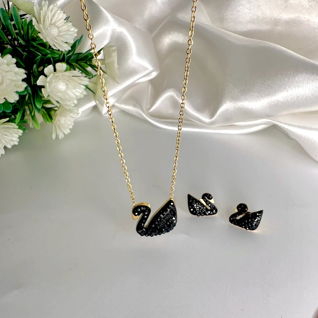 Black swann studs and pendant set