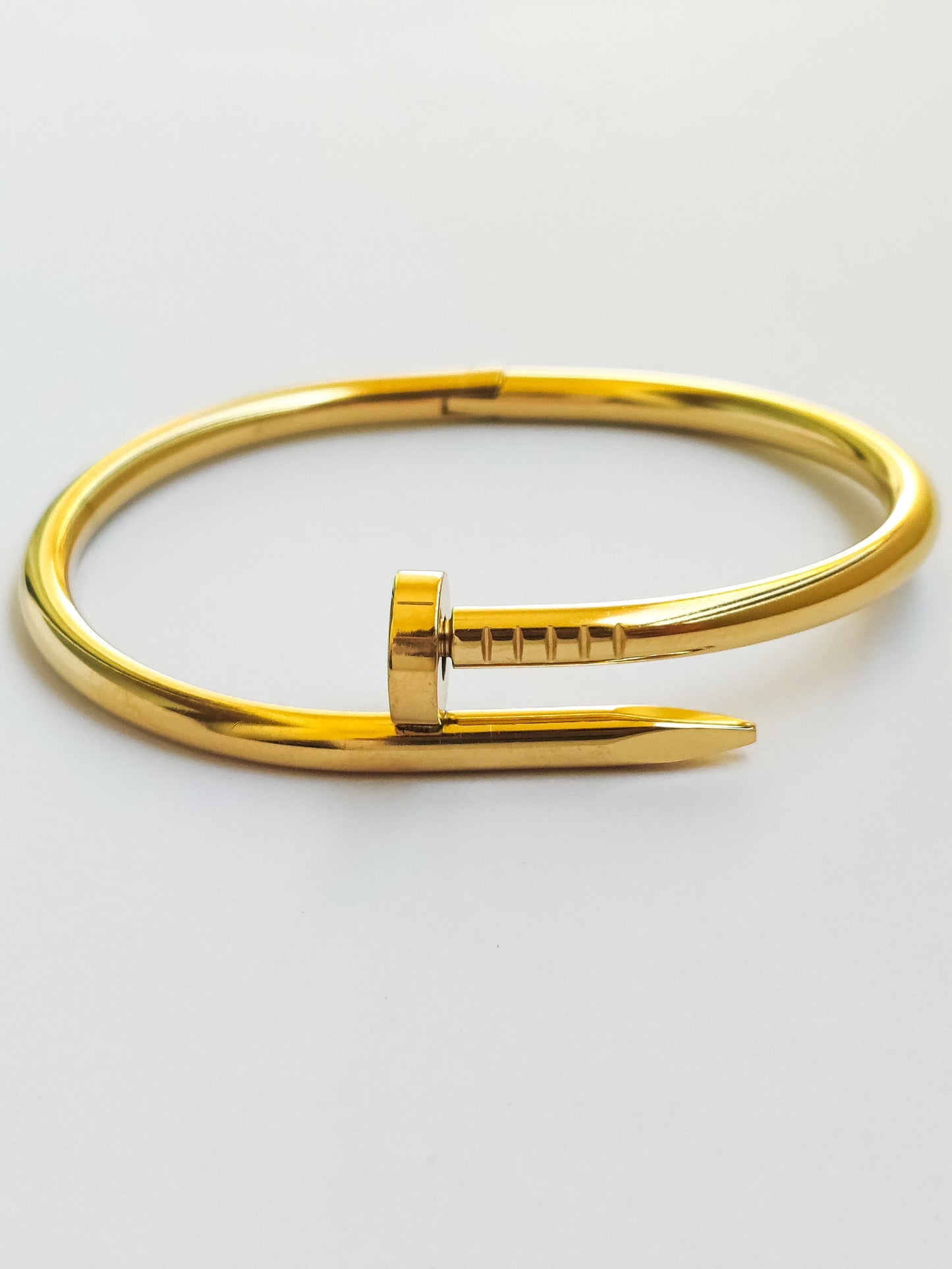 NOVA | Nail bangle