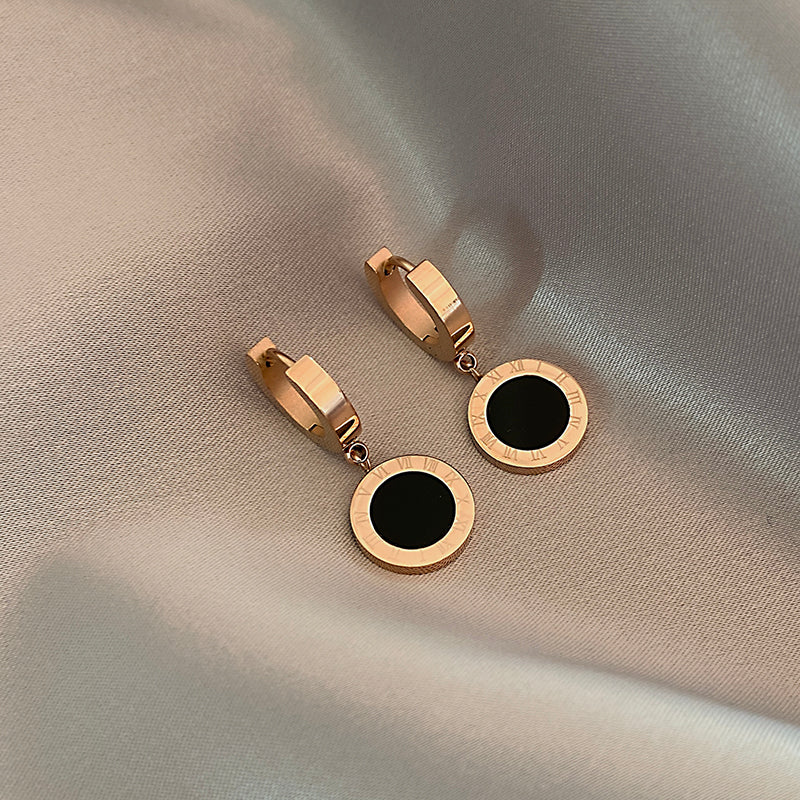 Fashion Classic Roman Black Disc Pendant Stainless Steel Rose Gold 2025