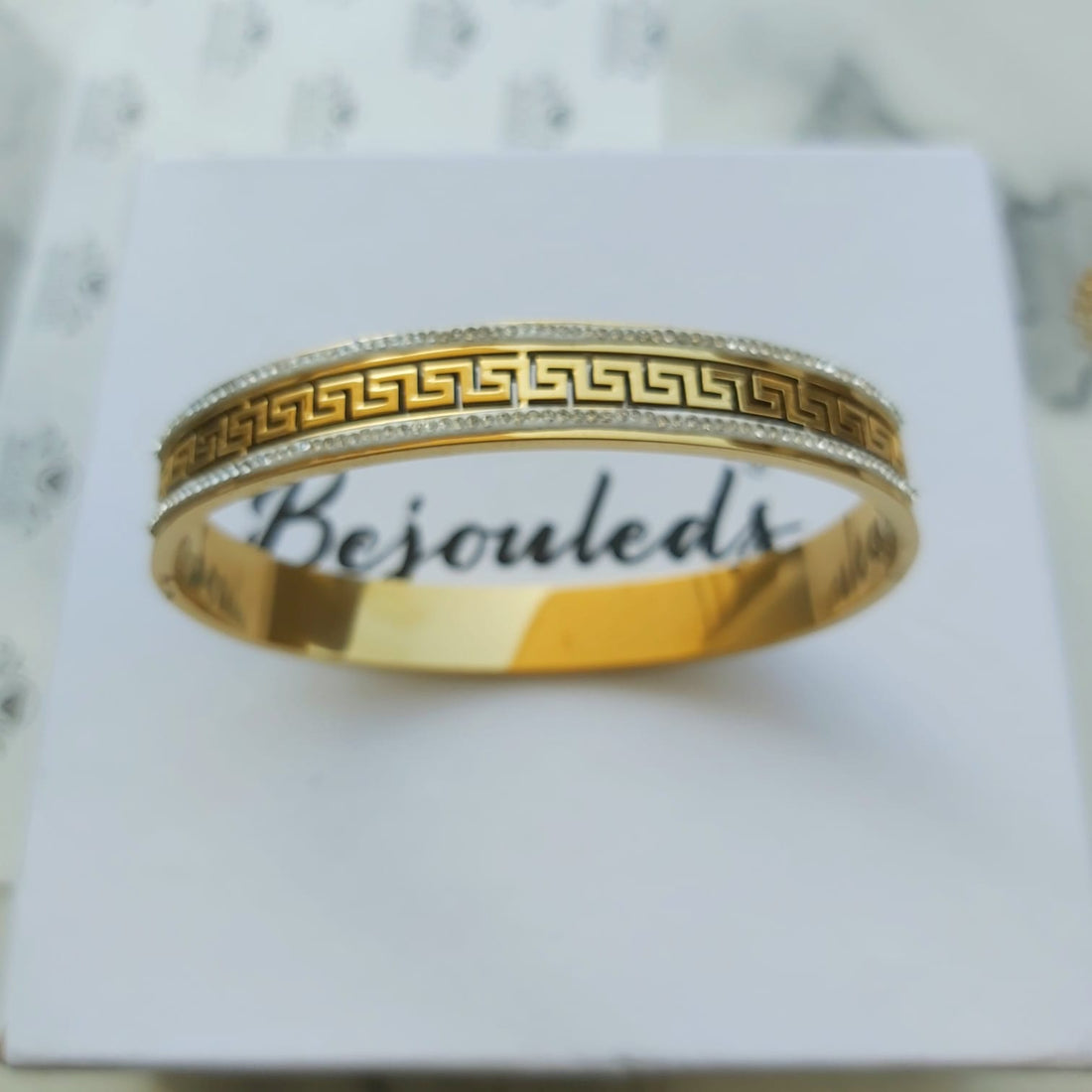 Water proof hollow out wall patte luxury Bangle