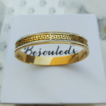 Water proof hollow out wall patte luxury Bangle
