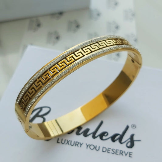 Water proof hollow out wall patte luxury Bangle