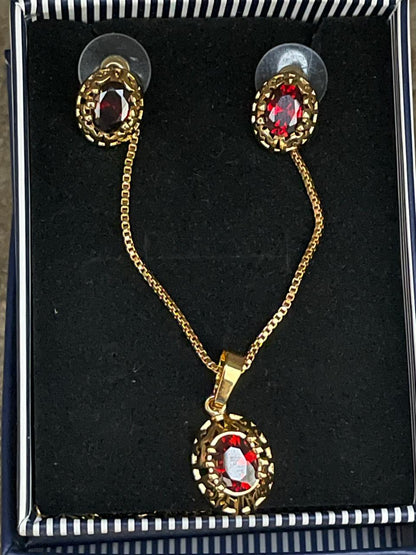 Beautifull Red Golden Locket with Earrings Necklace set for Girls Luxury Necklace with eyerings, Stone Studded Golden Locket