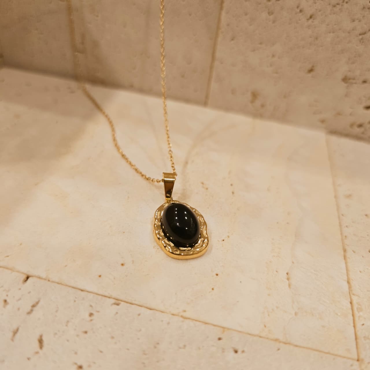 Odessa Oval Stone Necklace in Gold