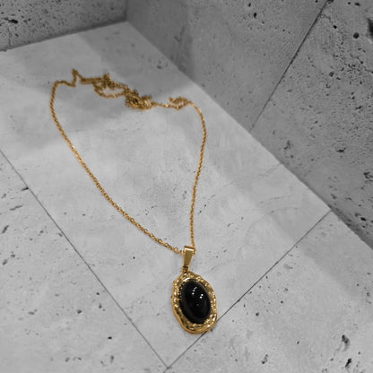 Odessa Oval Stone Necklace in Gold