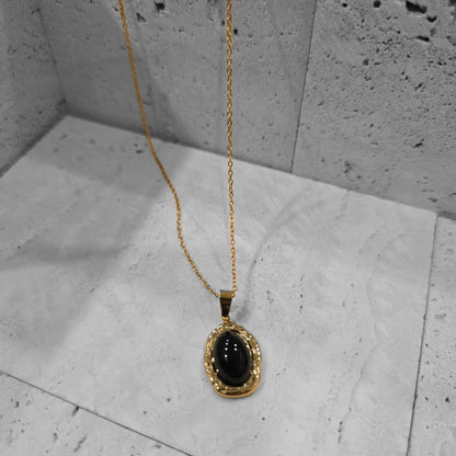 Odessa Oval Stone Necklace in Gold