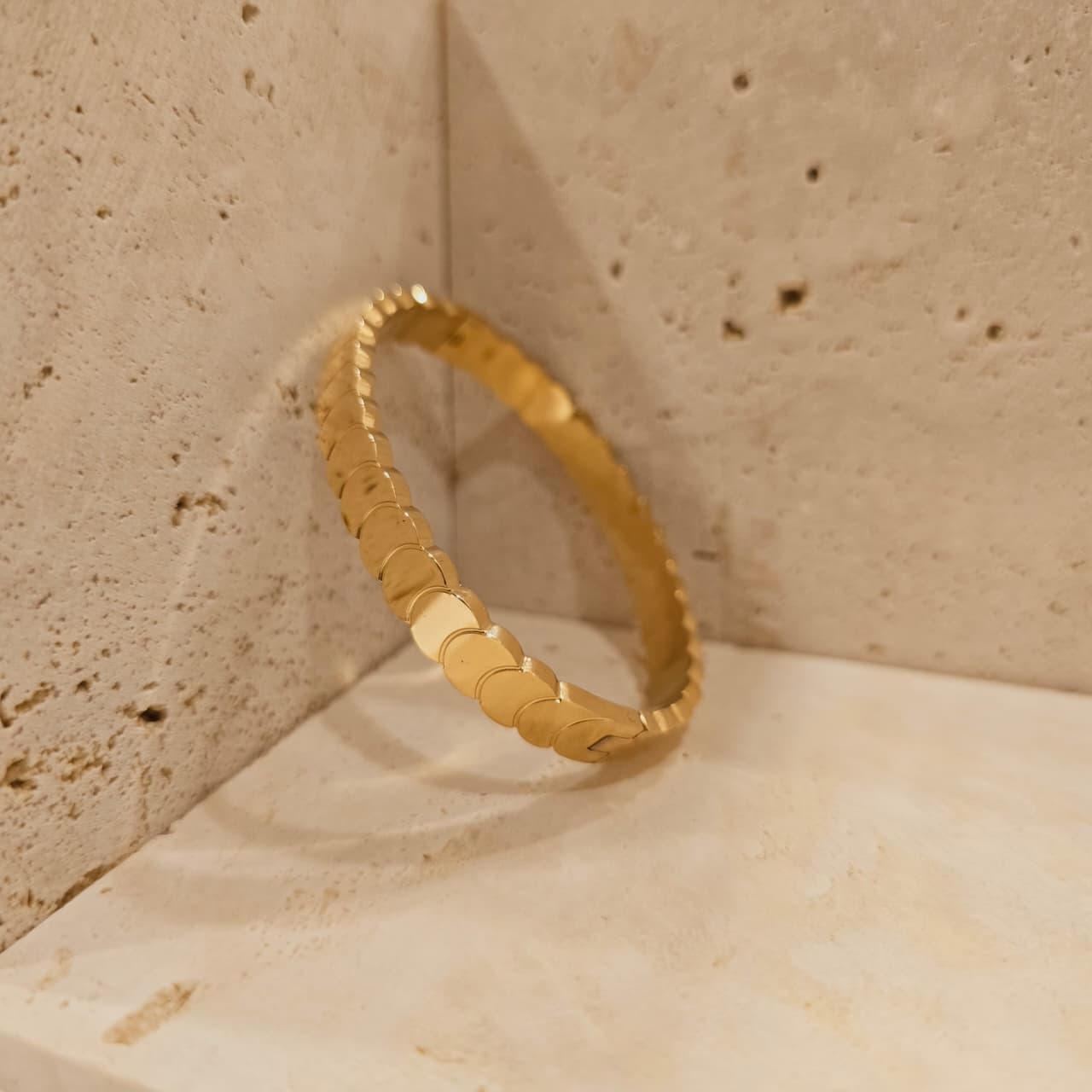 PVD Coated Real Gold Plated 18K Gold Irregular Solid Color 304 Stainless Steel Classic Style Waterproof Non Tarnish 304 Stainless Steel Bangle