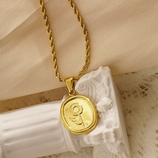ROSE NECKLACE