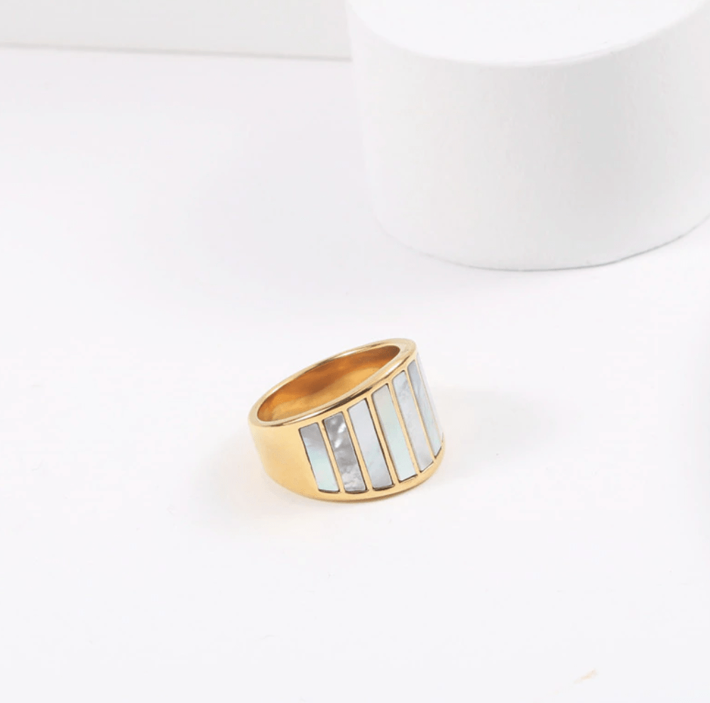 Stella - Mother of Pearl Statement Ring