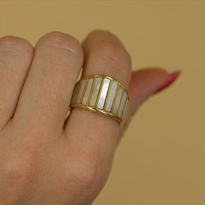 Stella - Mother of Pearl Statement Ring