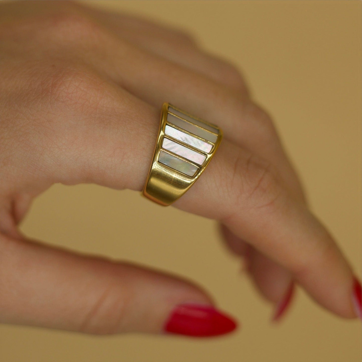 Stella - Mother of Pearl Statement Ring